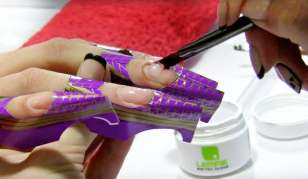 کاشت ناخن برای چه کسانی مناسب نیست؟