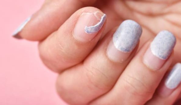 عوارض کاشت ناخن