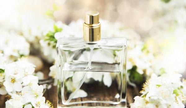 بهترین عطر برای فصل بهار و تابستان زنانه، چیست؟