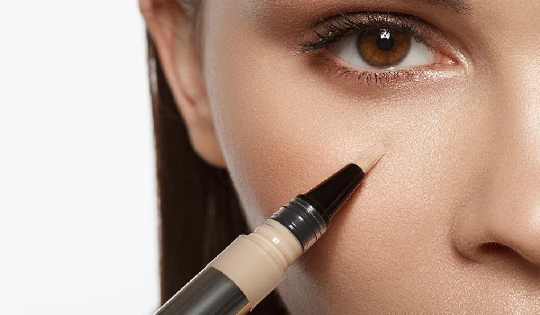 کانسیلر بهتر است یا کرم پودر