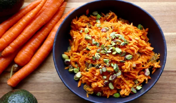 طرز تهیه سالاد رتینول خوراکی