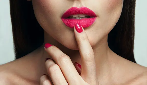 چگونه رژلب ساده را به رژ لب ۲۴ ساعته تبدیل کنیم ؟