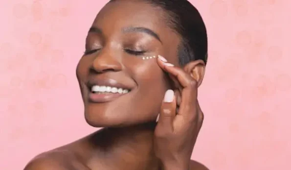 راهنمای کامل بهترین کرم دور چشم برای زیر 30 سال