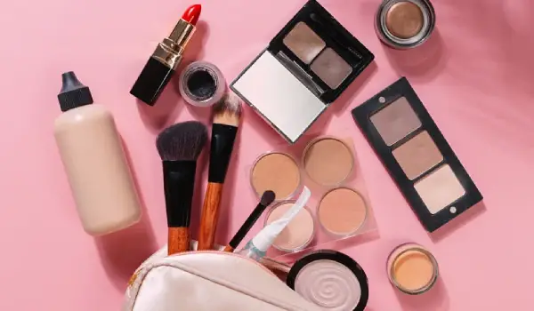  تفاوت لوازم آرایشی ارزان اصل با محصولات تقلبی چیست؟